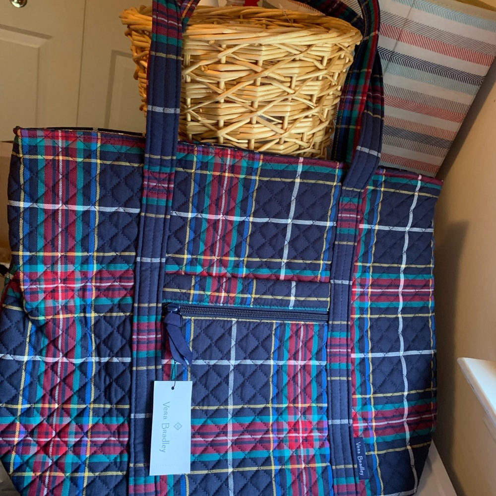 Vera Bradley large Vera tote plaid tartan navy blue actual NWT